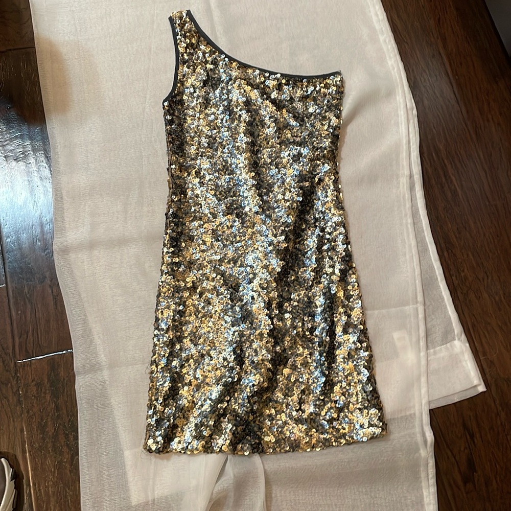Cute mini sequenced dress
Great condition ion
Barely used